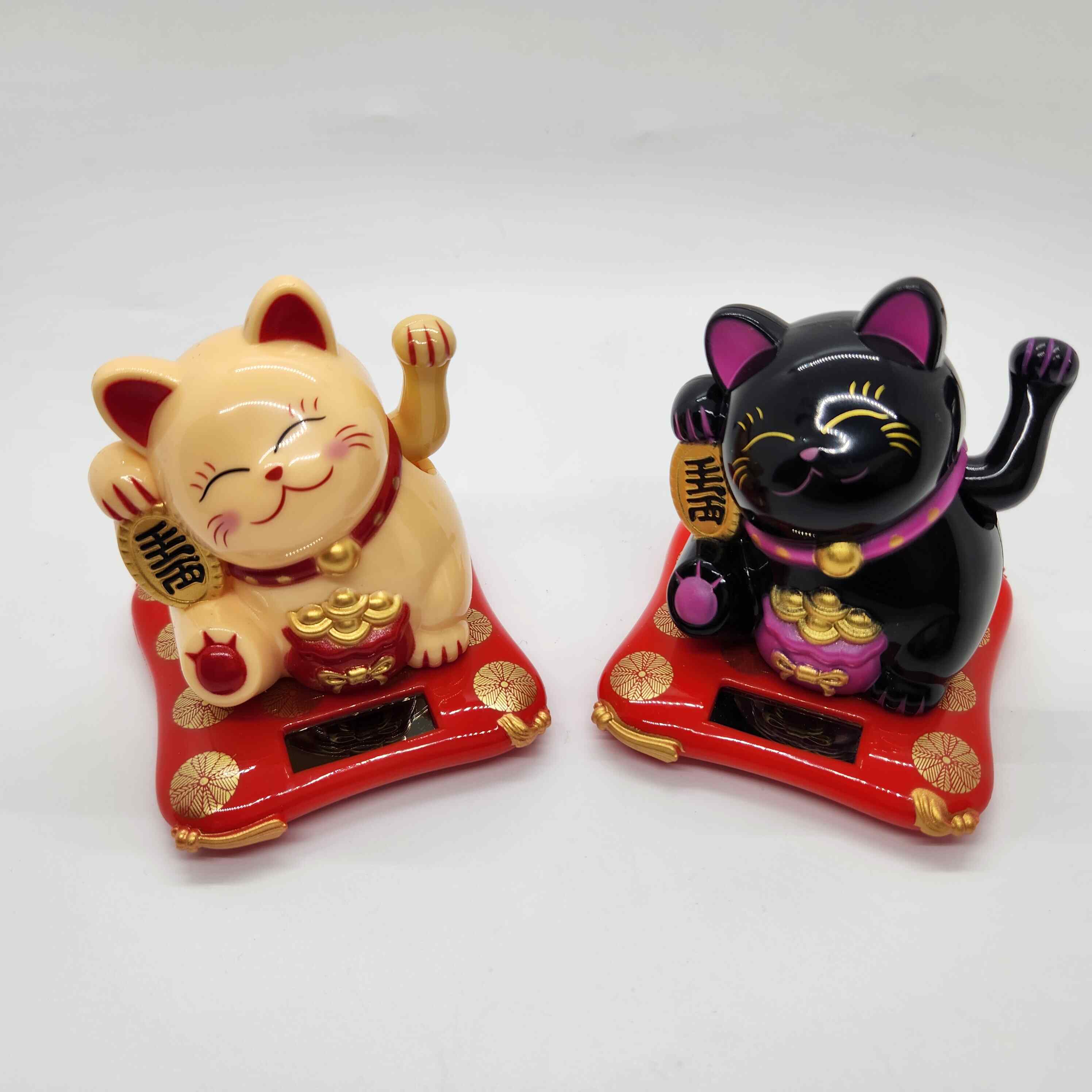Statue - Maneki Neko - Solar